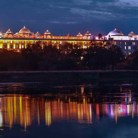 Radisson Blu Udaipur Palace Resort & Spa エクステリア 写真