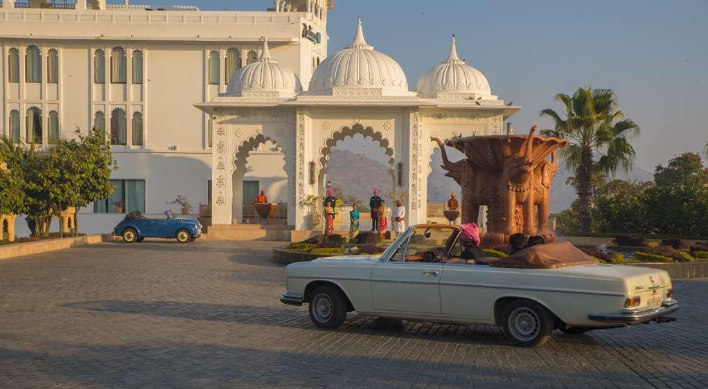 Radisson Blu Udaipur Palace Resort & Spa エクステリア 写真